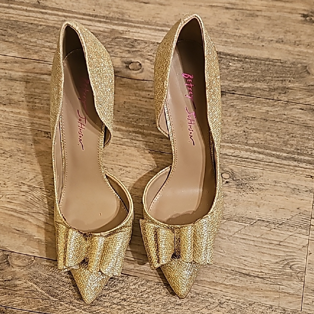 Betsey Johnson Gold Pointed-Toe D'Orsay Heels with Bow Accent